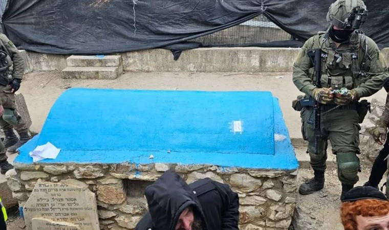 Aşırı dinci Yahudiler İsrail ordusu korumasında Lübnan'a girdi