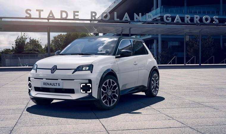 Yılın otomobili Renault 5, Roland-Garros'a özel olarak yeniden tasarlandı