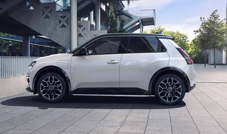 Yılın otomobili Renault 5, Roland-Garros'a özel olarak yeniden tasarlandı