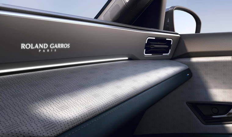 Yılın otomobili Renault 5, Roland-Garros'a özel olarak yeniden tasarlandı