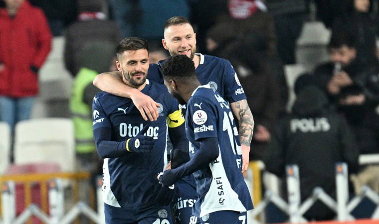 Spor yazarları Sivasspor - Fenerbahçe maçını yorumladı: 'Ağır çekim bir galibiyet aldı'