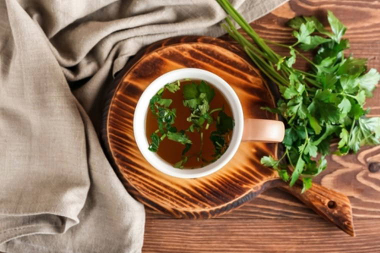 Evinizde kolayca hazırlayın, diyetinizi destekleyin: Kilo vermeye yardımcı olan 5 doğal içecek tarifi