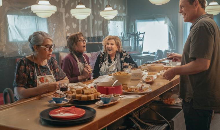 Bu ay Netflix'te: Kimler Geldi Kimler Geçti, The Four Seasons, Dept Q, ve daha fazlası...