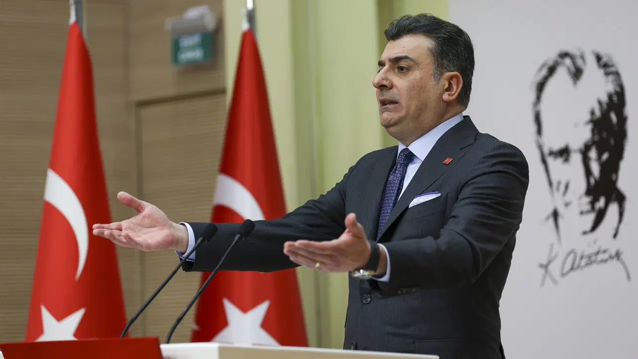 İBB Davası’nda kısıtlama! CHP Sözcüsü Emre: ‘Kaldı ki şu ikiyüzlülüğe de bir kez daha işaret etmek gerekiyor…’