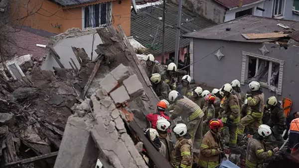 Fatih'teki 2 bina neden çöktü? Fatih'teki 2 binada kaç kişi vardı?