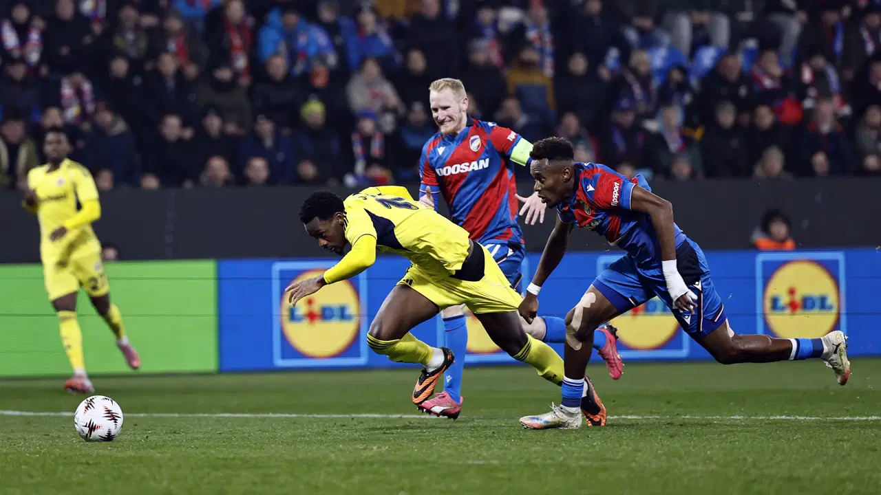 Alman efsaneden Viktoria Plzen - Fenerbahçe maçının hakemine tepki! 'Düdüğü elinden alınmalı'