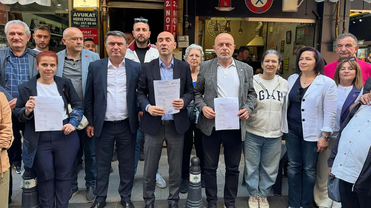 CHP Zonguldak örgütü olağanüstü kurultay için imza verdi: 'Bizler seçilmiş iradeyi temsil ediyoruz'