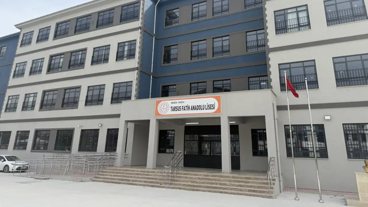 Mersin’de bir lise öğrencisi okulda silahla yakalandı: Silaha el konuldu, öğrenci gözetim altında