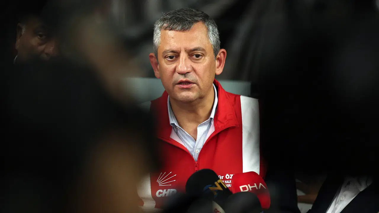 Özgür Özel test sürüşünde tek tek anlattı: 'İBB'nin haczedilemez hesaplarına yandaş şirketin talebiyle haciz kondu'