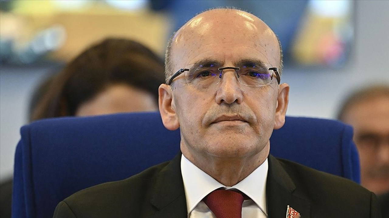Bakan Şimşek'ten 'asgari ücrete ara zam' yanıtı: Önceliği daha köklü çözümlere veriyoruz