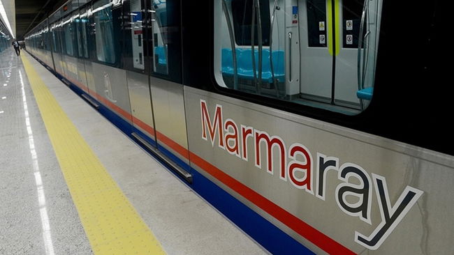 Marmaray'da intihar: Seferlerde gecikme yaşanıyor!