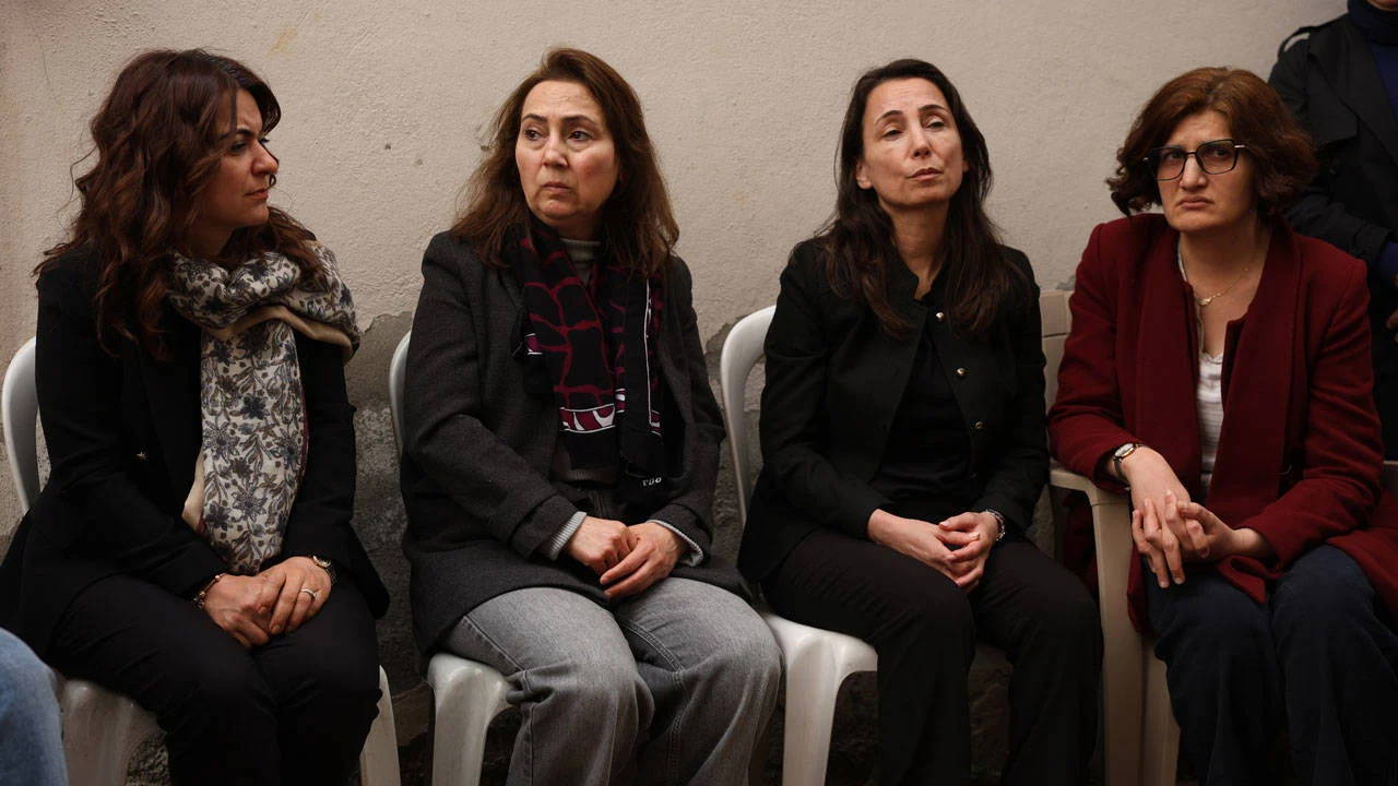 Figen Yüksekdağ, kardeşinin cenaze törenine katıldı