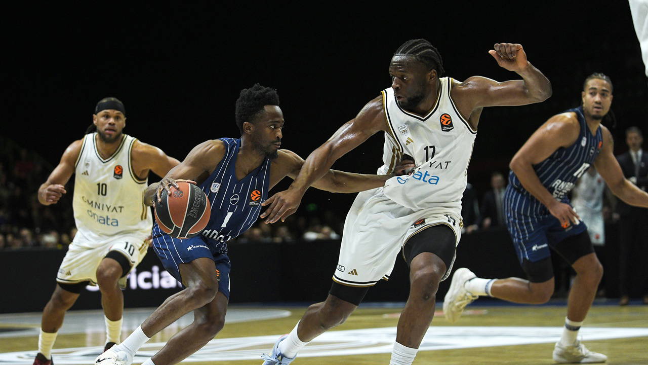 Anadolu Efes, Dubai'yi deplasmanda devirdi!