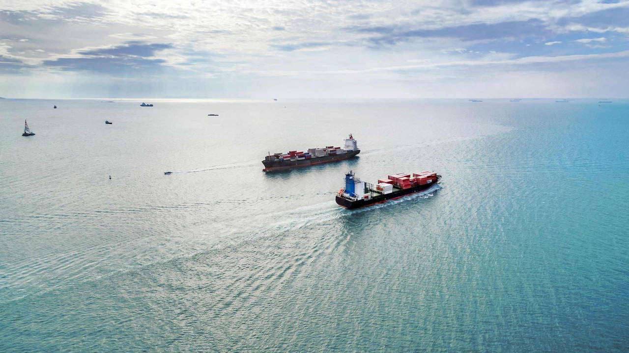 Hürmüz Boğazı’nda gerilim tırmandı: 3 gemiye ateş açıldı