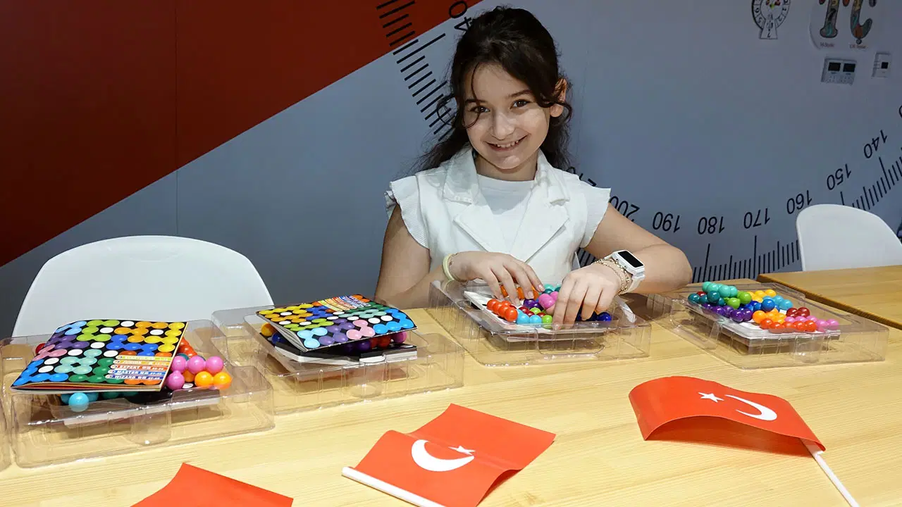 10 yaşındaki dahi Lina'dan duygulandıran vefa: Zaferini okul saldırısında ölen öğrencilere armağan etti