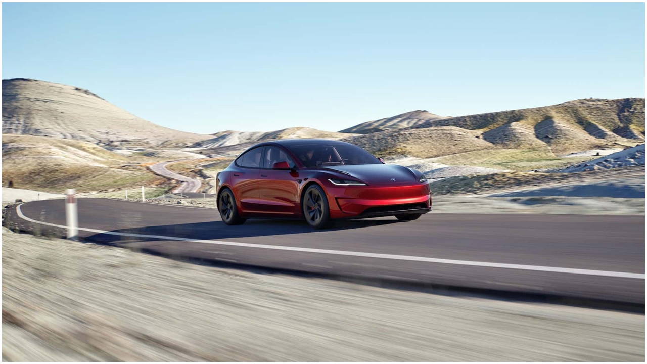 Tesla fiyatları düşüyor! Model 3 ve Model Y’nin standart versiyonları tanıtıldı! İşte Türkiye fiyatları ve satış tarihi...