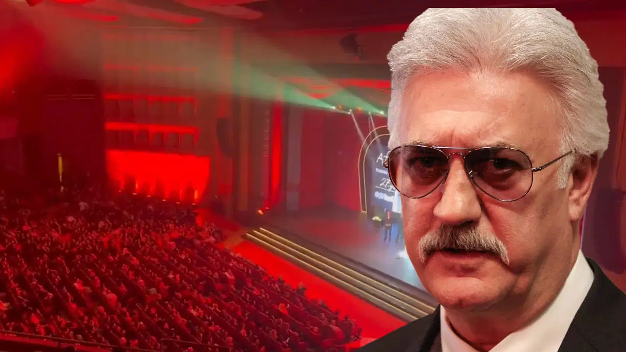 Afife Tiyatro Ödülleri'nde 'Tamer Karadağlı' protestosu