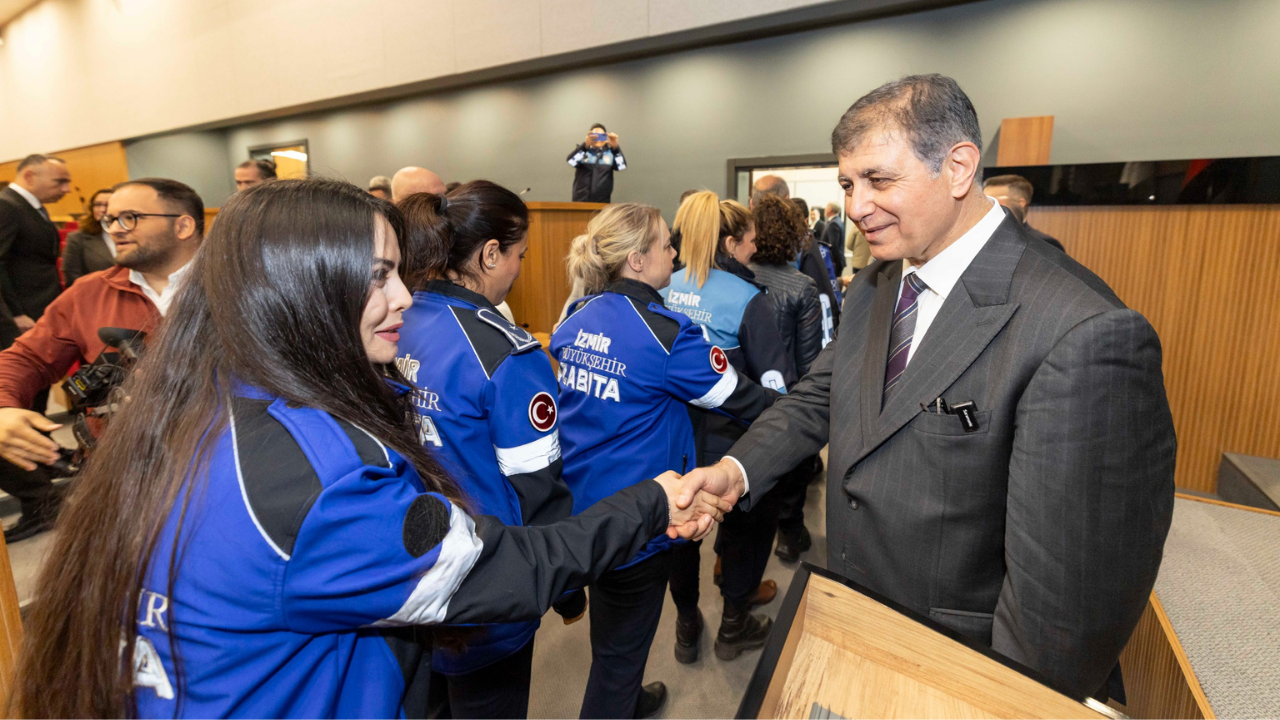 Cemil Tugay: İzmir’i birlikte büyüten büyük bir aileyiz