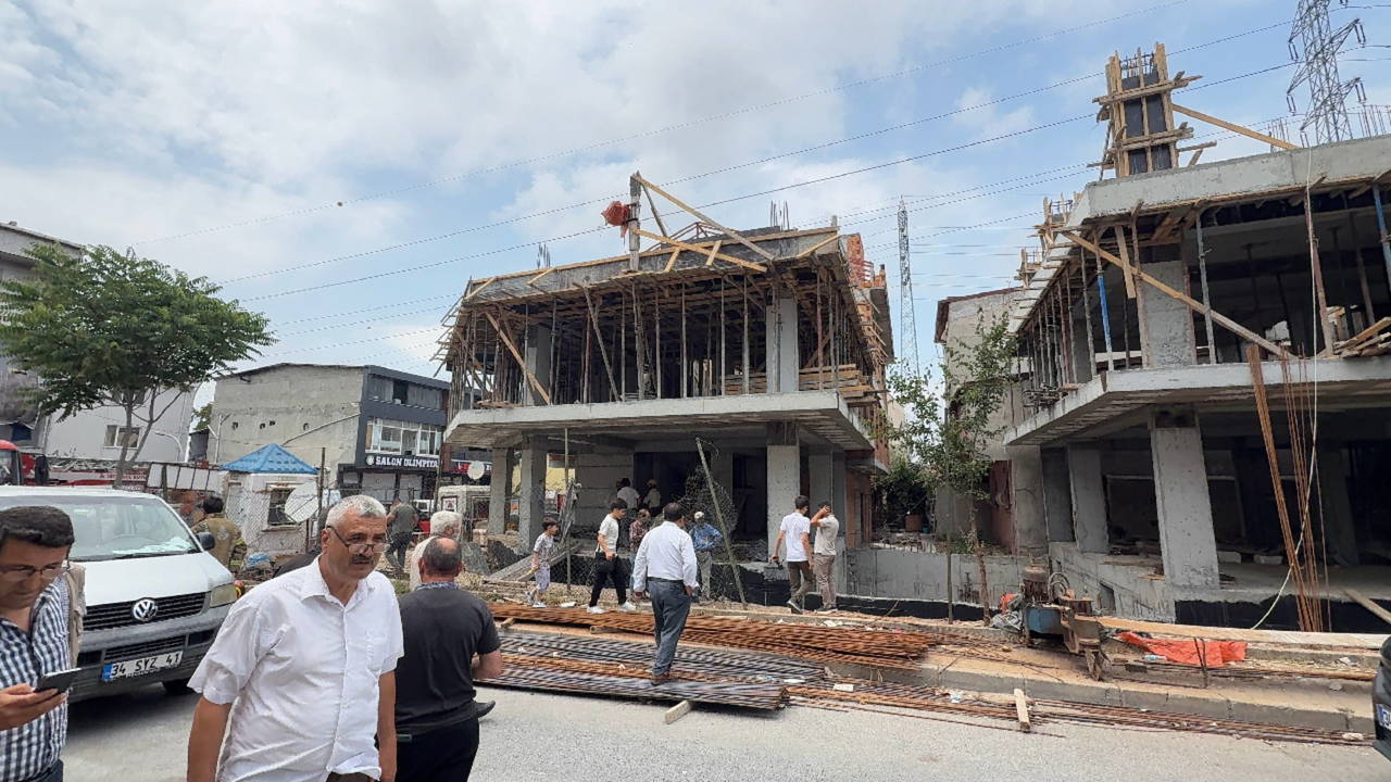 İstanbul'da inşaat duvarı işçinin üzerine devrildi!