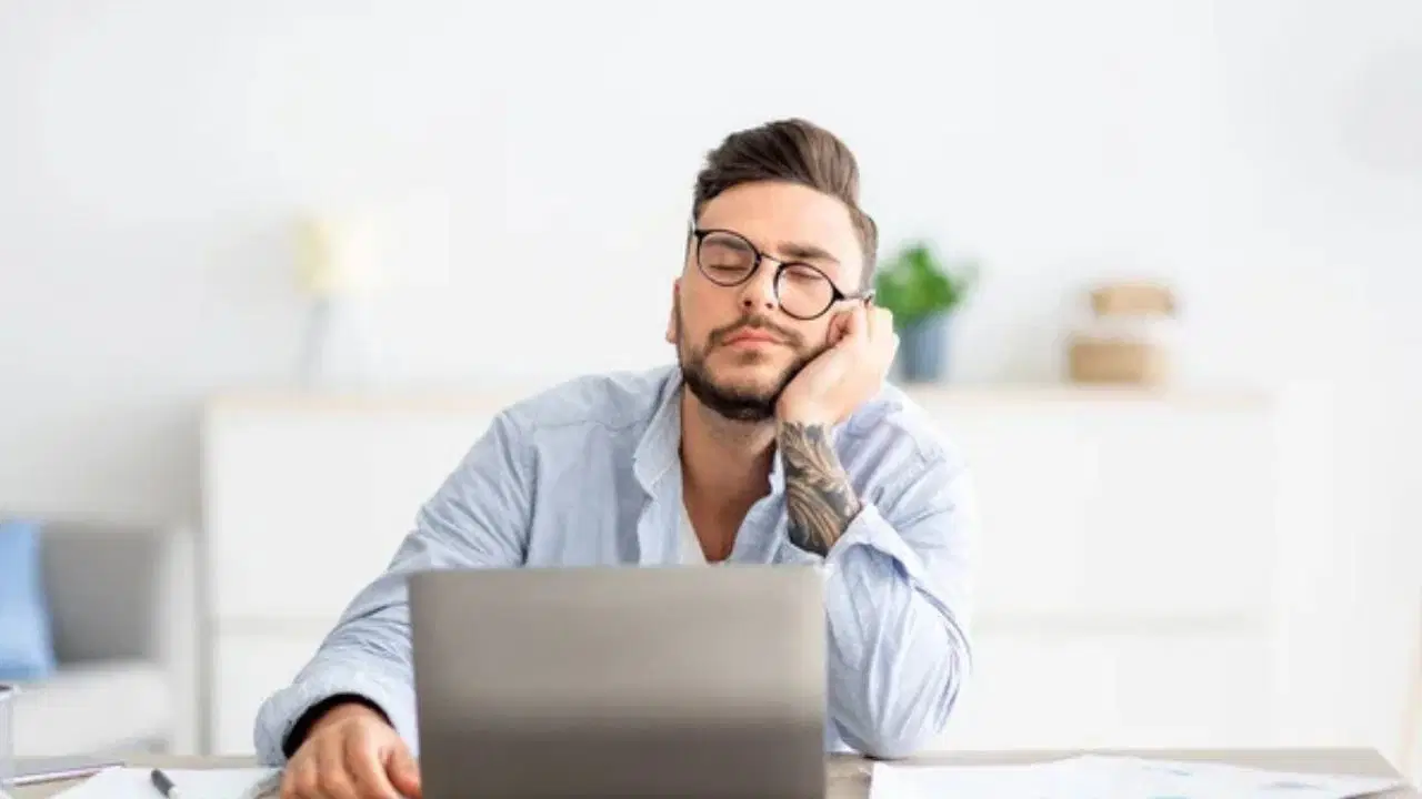 Vücudunuz enerji kaybı yaşıyor olabilir: Sürekli yorgun hissetmenize neden olan 9 gizli etken 