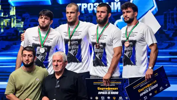Milli güreşçiler Rusya'da iki bronz madalya kazandı