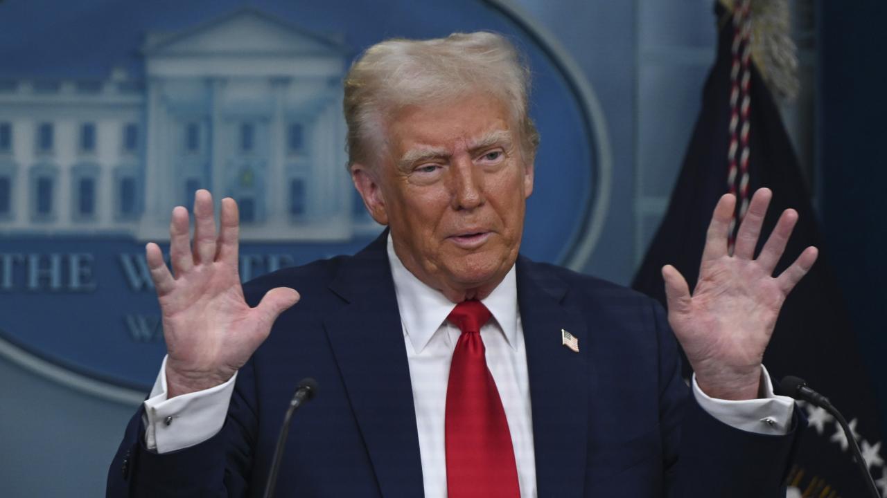 Trump İran’a karşı yeni operasyonu duyurdu: Petrol ve para transferleri hedefte
