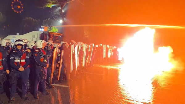 Arnavutluk karıştı: Tiran’da hükümet karşıtı protestolarda çatışma