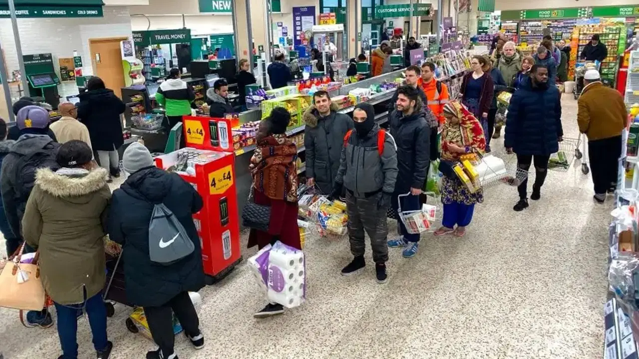 İngiltere'de siber saldırı alarmı: Halka gıda ve su stoklayın çağrısı