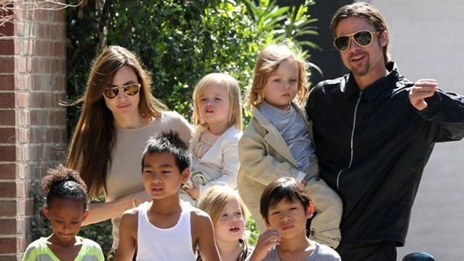Brad Pitt'in çocukları soyadlarını değiştirmek için gazeteye ilan verdi