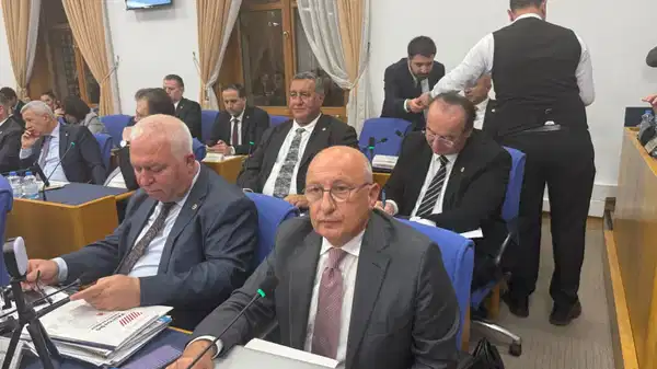 CHP’li Çakırözer’den Bakan Fidan’a: 'Tam 23 sayfa konuştunuz, bir kez ‘demokrasi’ demediniz'