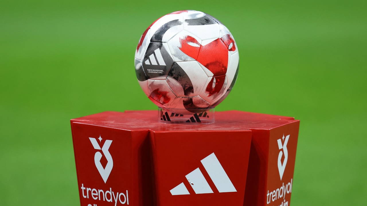 Oynanan derbilerin ardından... Süper Lig'deki şampiyonluk oranlarında büyük değişim! 