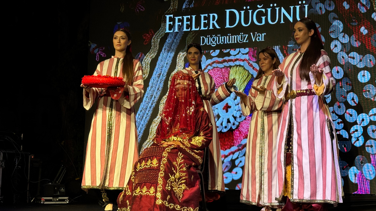 Ödemiş'te geleneksel "Efeler Düğünü" kültürü yeniden canlandırıldı