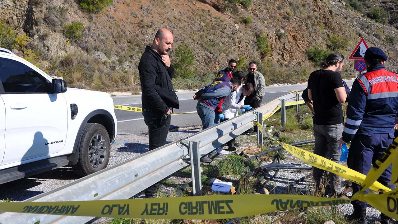 Yol kenarında cesedi bulunan kadının eşi gözaltında