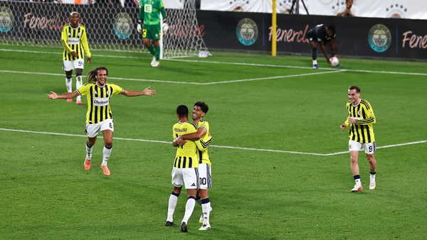 Spor yazarları Fenerbahçe - Sturm Graz maçını değerlendirdi: 'Elit kadro, elit oyun, mutlu Fenerbahçe!'