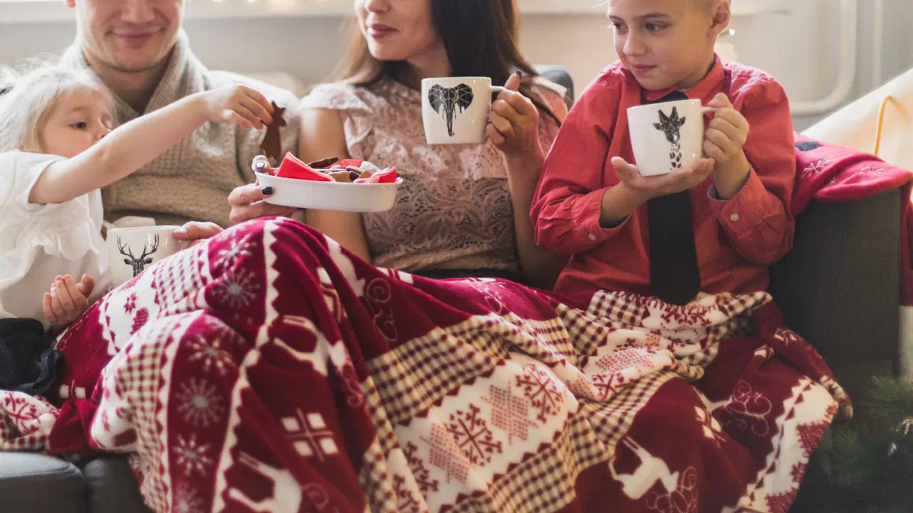 Kar yağarken izlemeniz için battaniye altı film rehberi