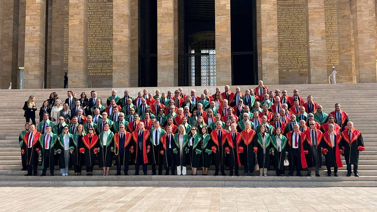 Yeni adli yıl açılışı: Yargıtay üyeleri Anıtkabir'i ziyaret etti