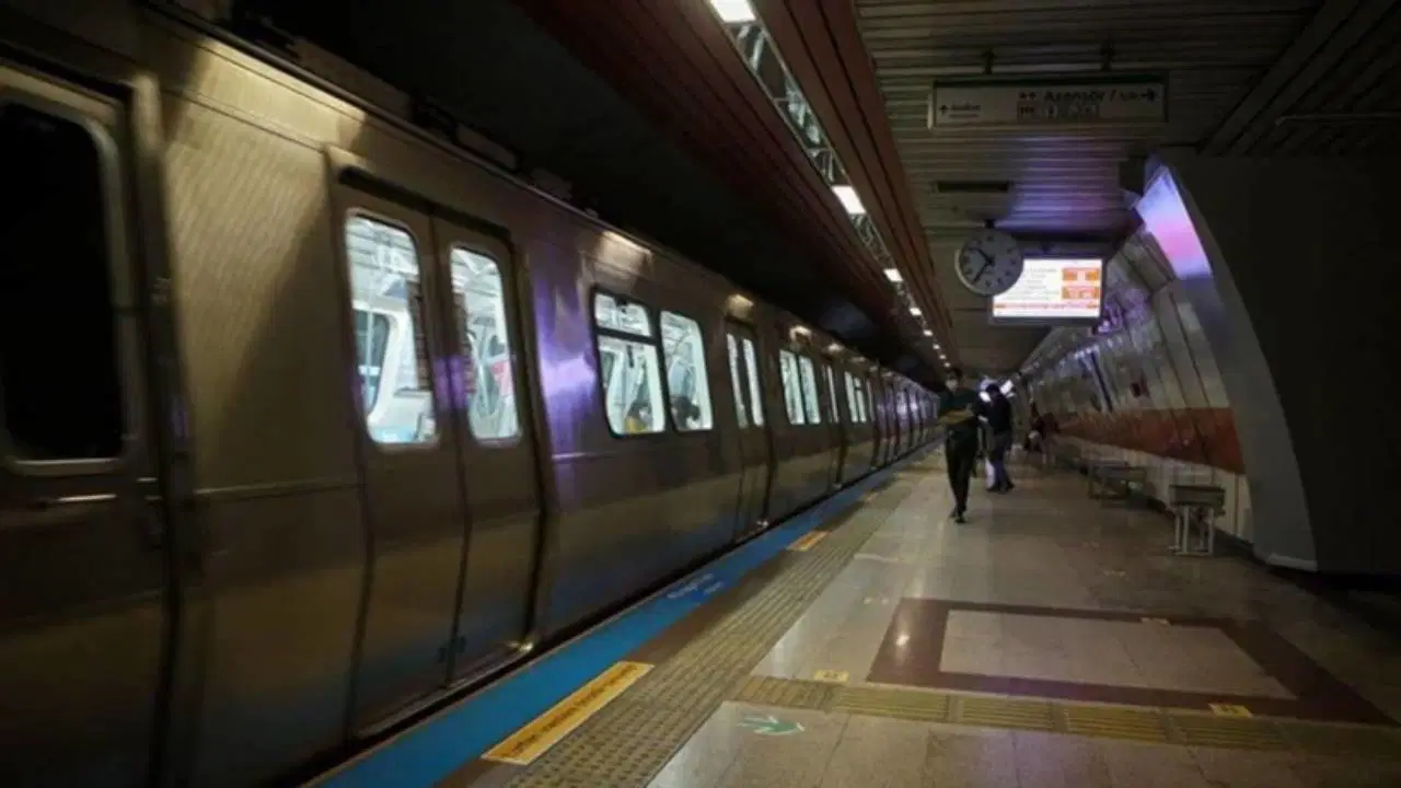 İstanbul'da metro seferlerine Gezi düzenlemesi: Taksim durağı kapatıldı