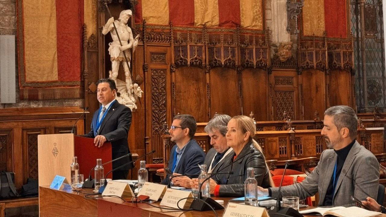 Ahmet Aras, Barselona’da Akdeniz Kentler Birliği’nde konuştu