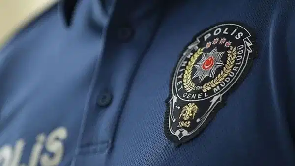 Mersin'de trafik kazasında yaralanan polis memuru şehit oldu