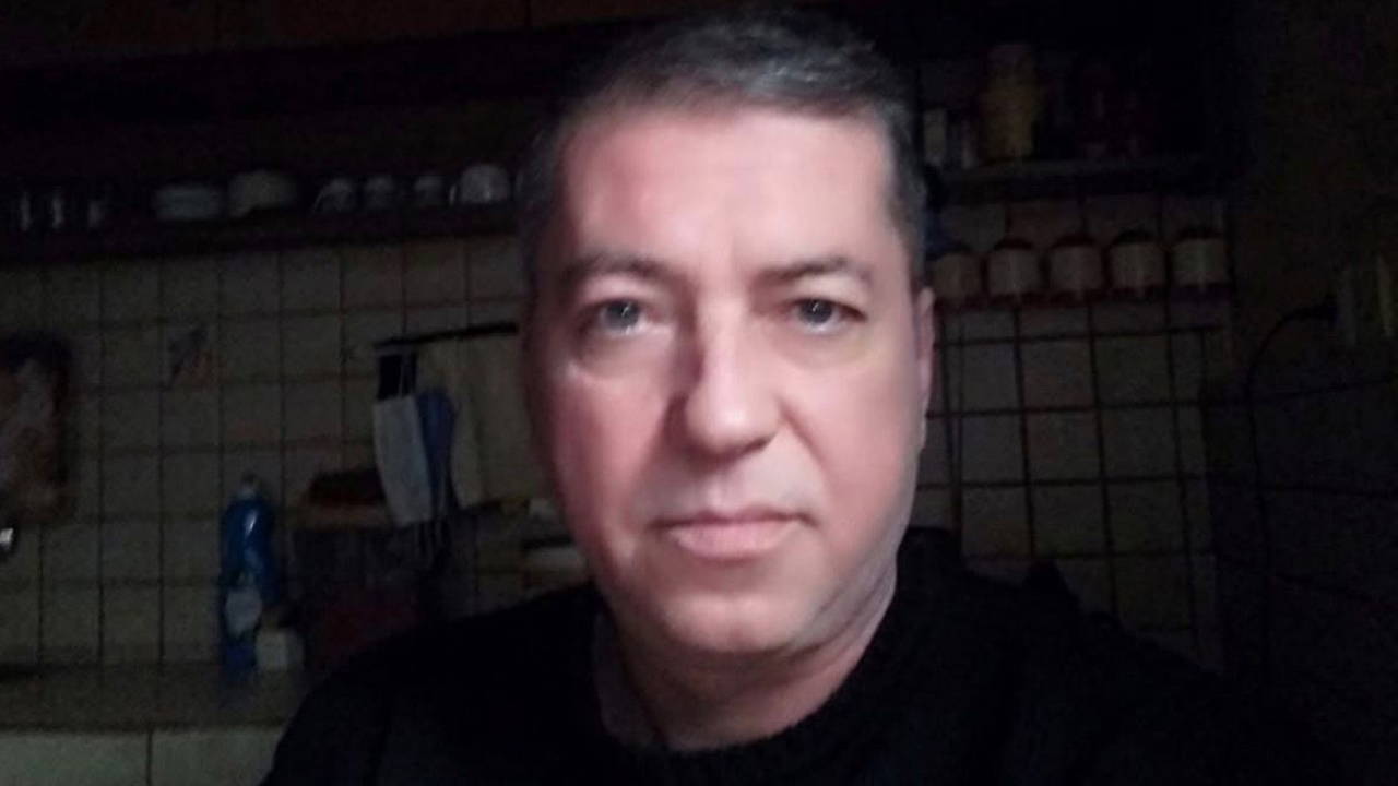 Annesine şiddet uyguladığı için tepki gösteren dayısını döverek öldürüp, cesediyle 3 gün kaldı