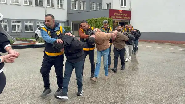 Kod adları 'Profesör', 'Firavun' ve 'Azad'... Dublörlerle milyonluk vurgun yaptılar!