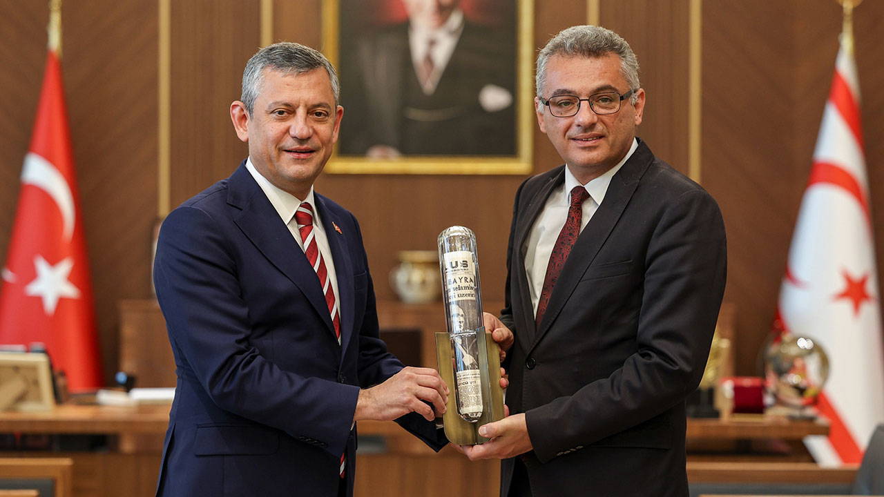 Özgür Özel, KKTC Cumhurbaşkanı Tufan Erhürman’ı ziyaret etti