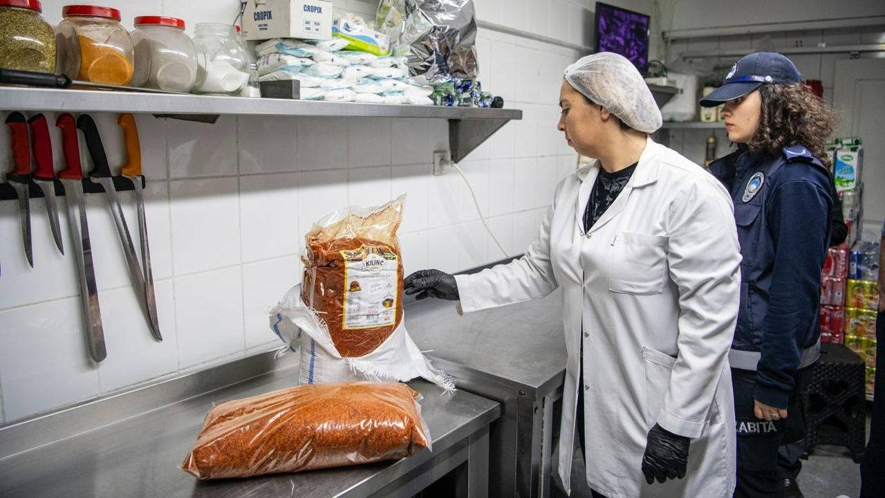 Kuşadası’nda sokak lezzetlerine denetim