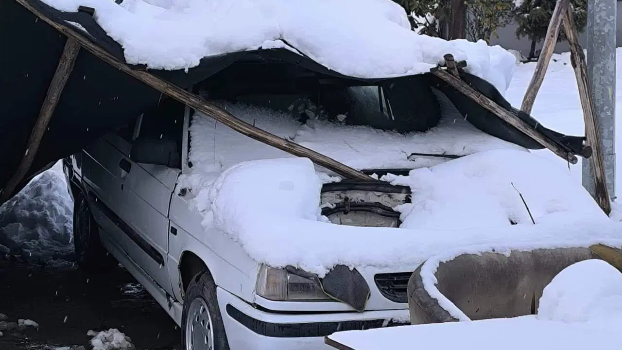 Gaziantep kışa teslim: 12 iş yerinin çatısı kardan çöktü