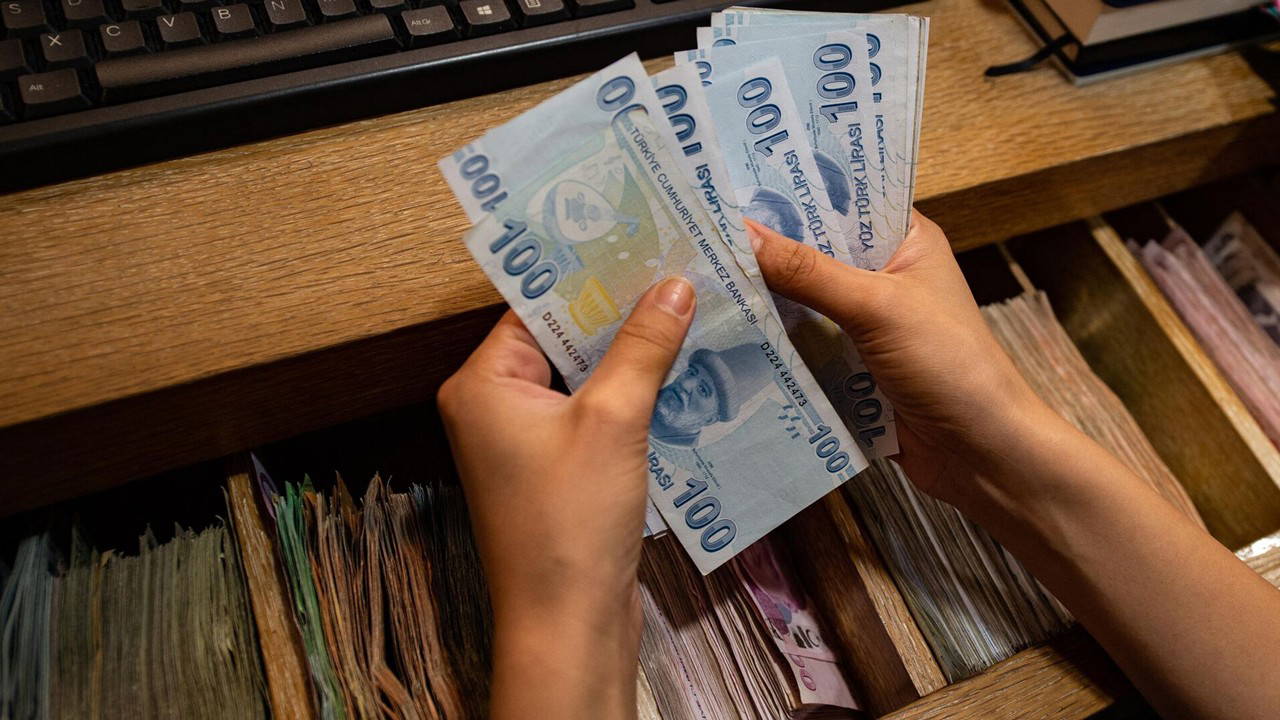 Bakanlık harekete geçti: Maaşı o rakamı aşana tebligat!