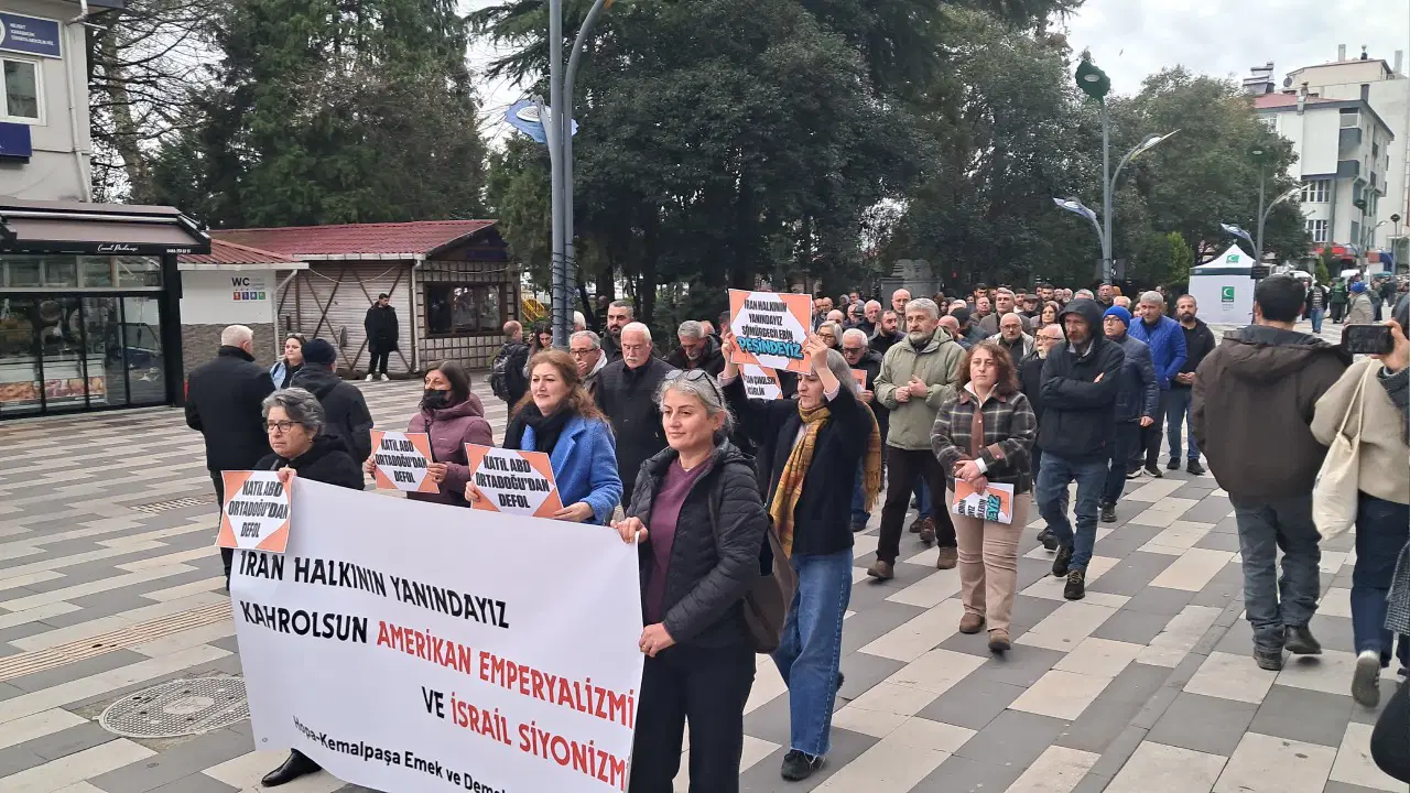 Hopa'da ABD ve İsrail protestosu: Kürecik Radar Üssü topraklarımızdan sökülüp atılmalı