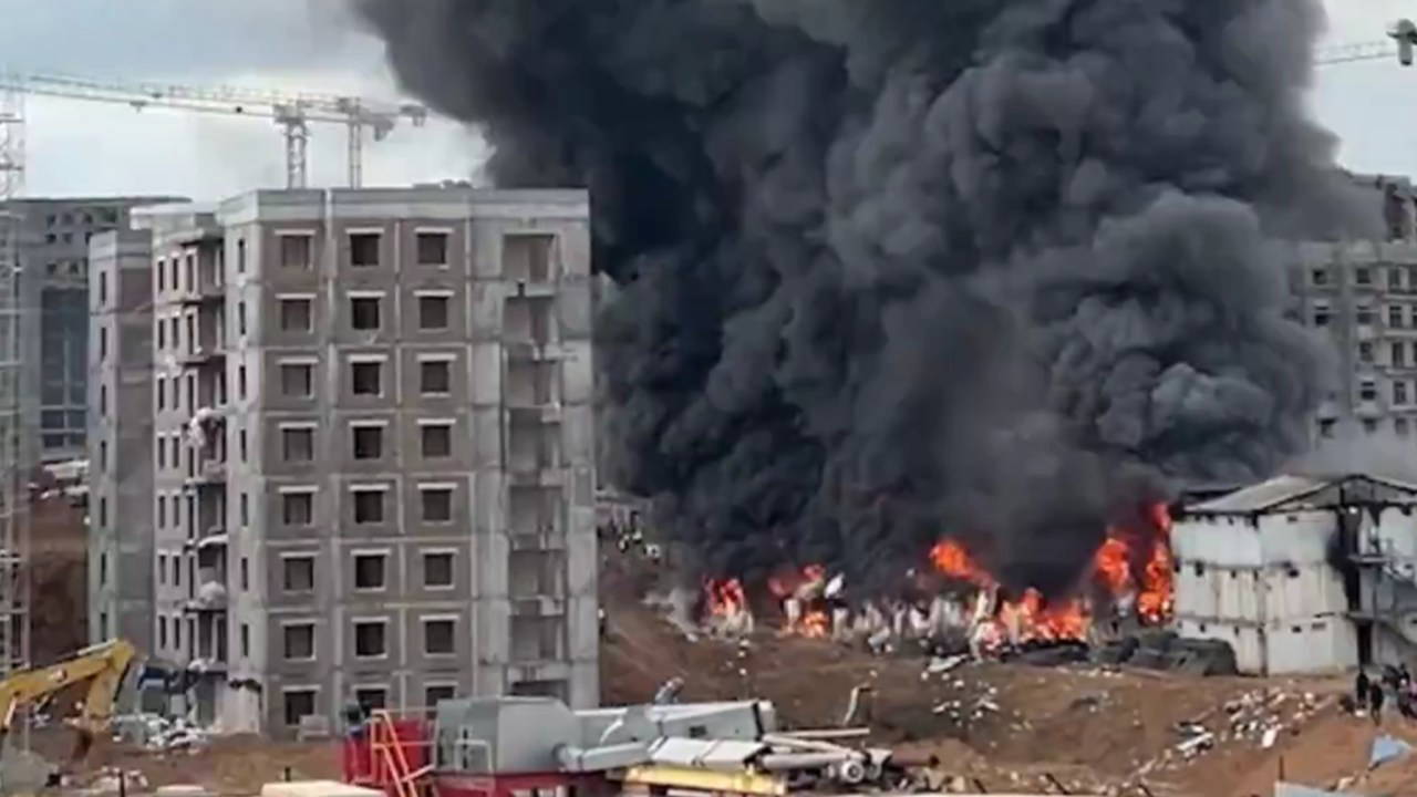 Son dakika... Tuzla'da işçi konteynerlerinde yangın!