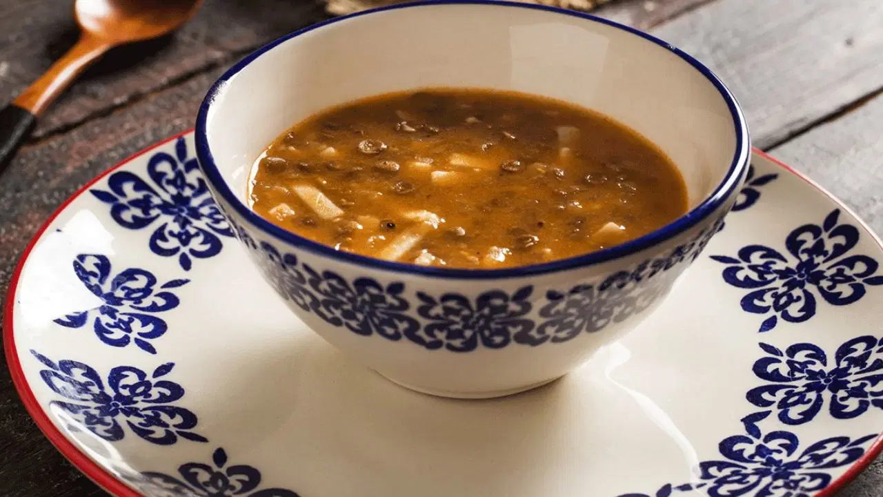 Kış sofralarının vazgeçilmezi: Yeşil mercimek çorbası