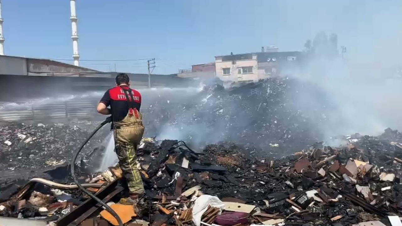 İzmir'de çöp dökülen alanda yangın paniği