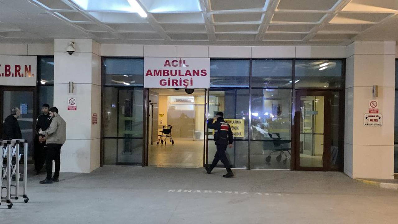Sınır yakınlarında kaza... Askeri araç duvara çarptı: 2 asker yaralandı